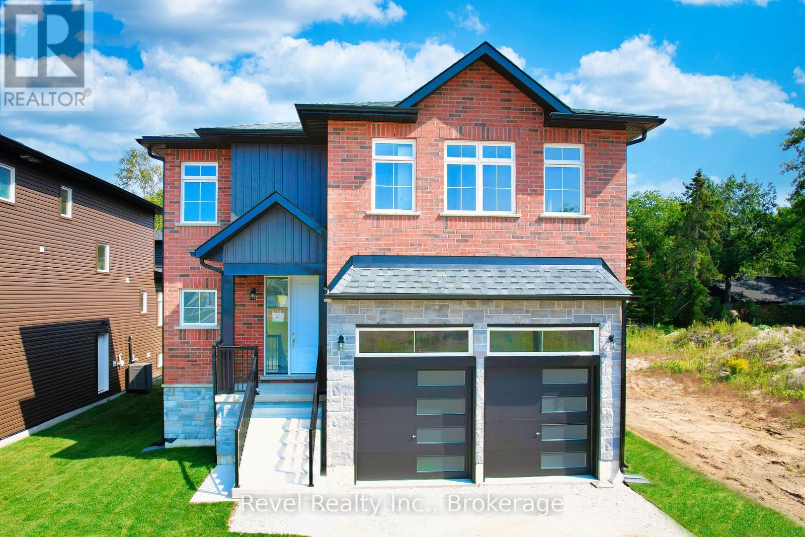 43 JOANNE CRESCENT - 1