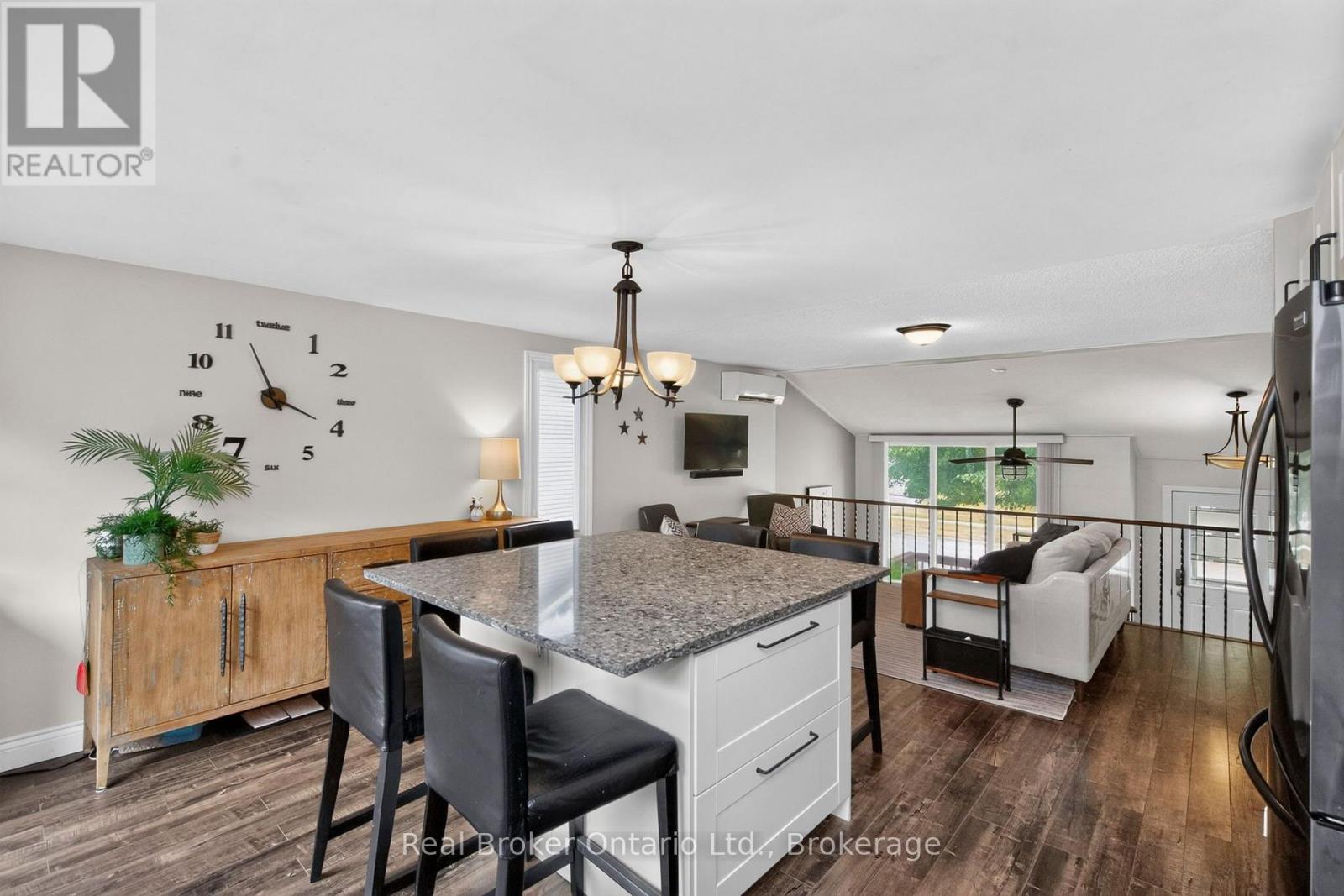 723 ALGONQUIN DRIVE - 12