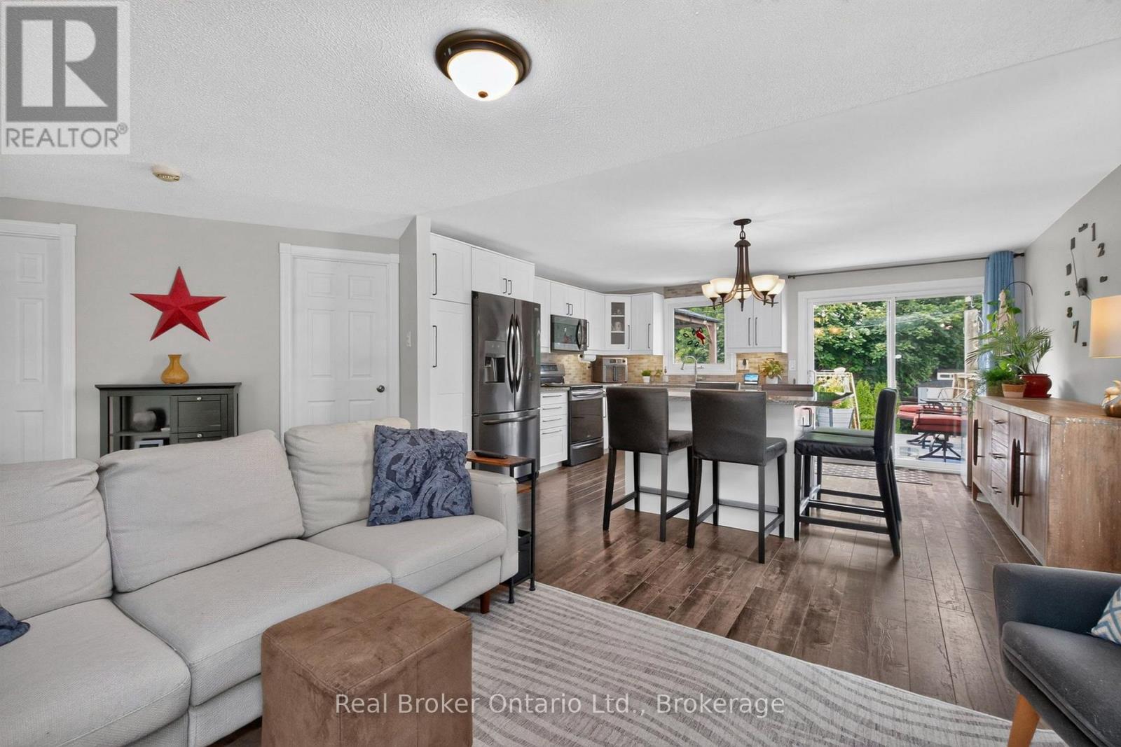 723 ALGONQUIN DRIVE - 13