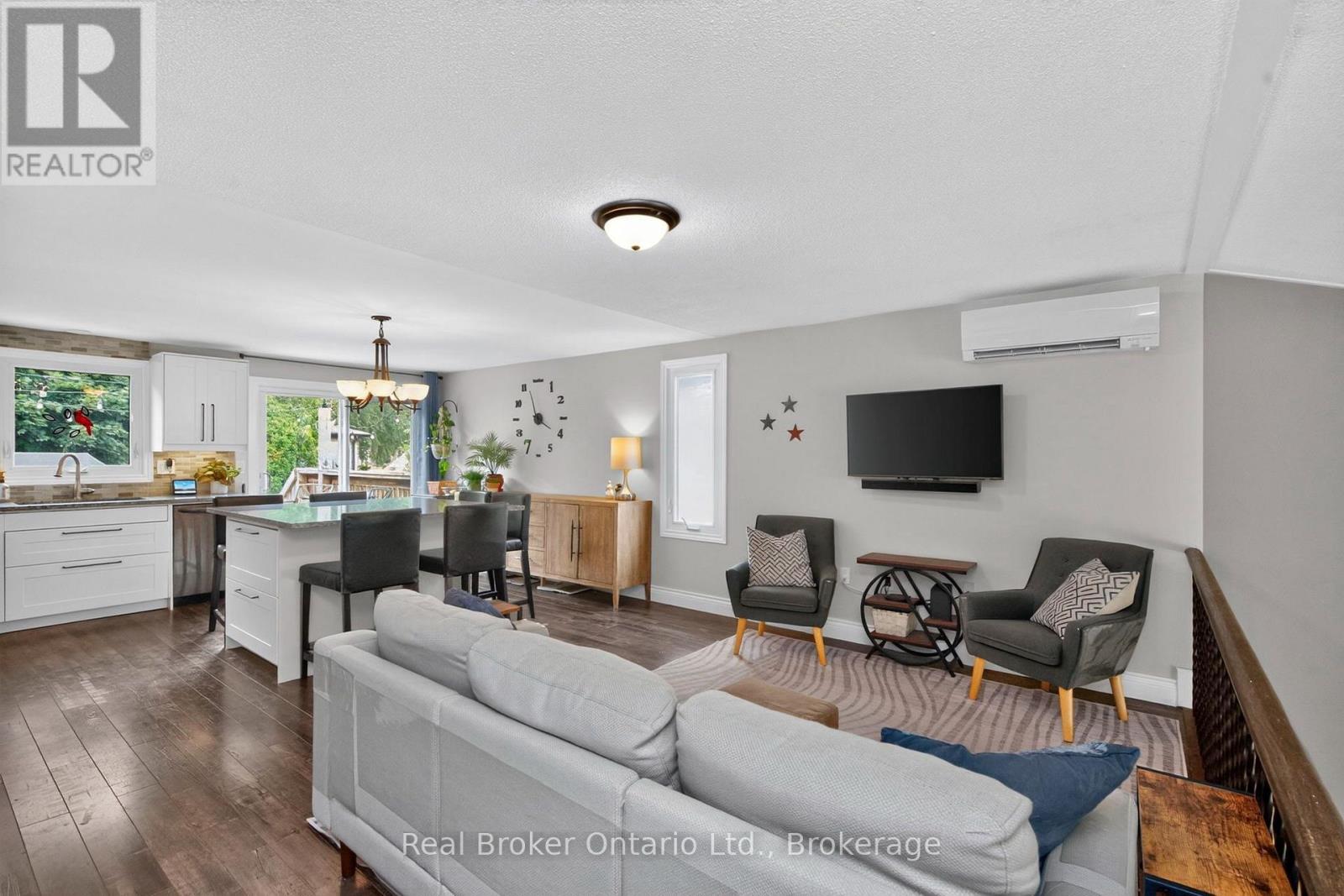 723 ALGONQUIN DRIVE - 14