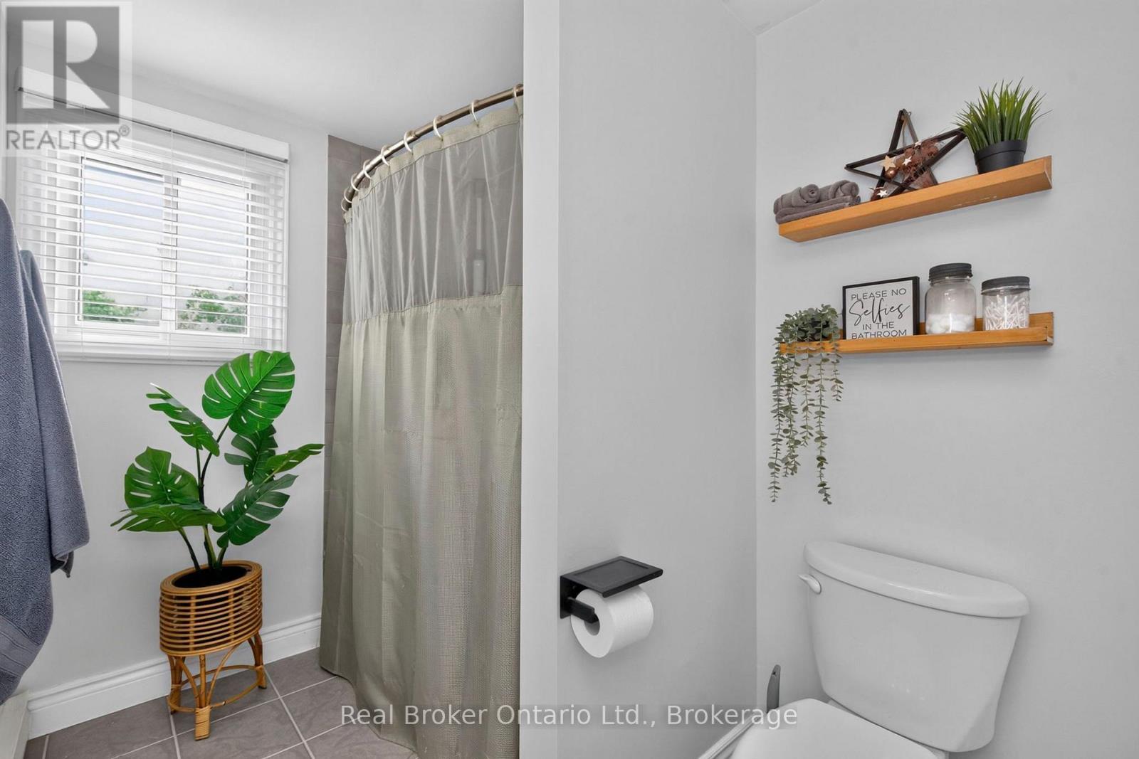 723 ALGONQUIN DRIVE - 18