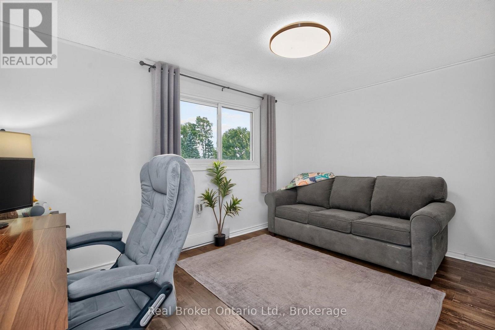 723 ALGONQUIN DRIVE - 19