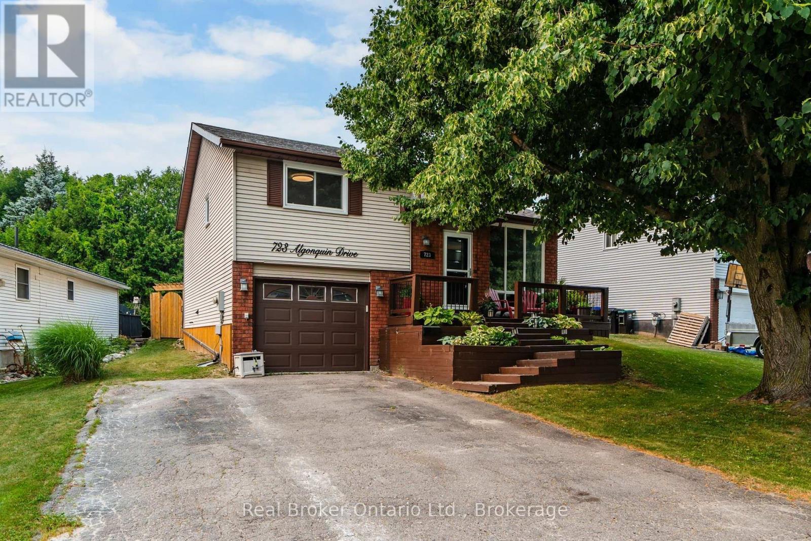 723 ALGONQUIN DRIVE - 2
