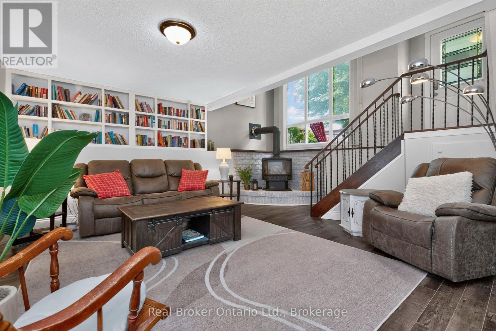 723 ALGONQUIN DRIVE - 23