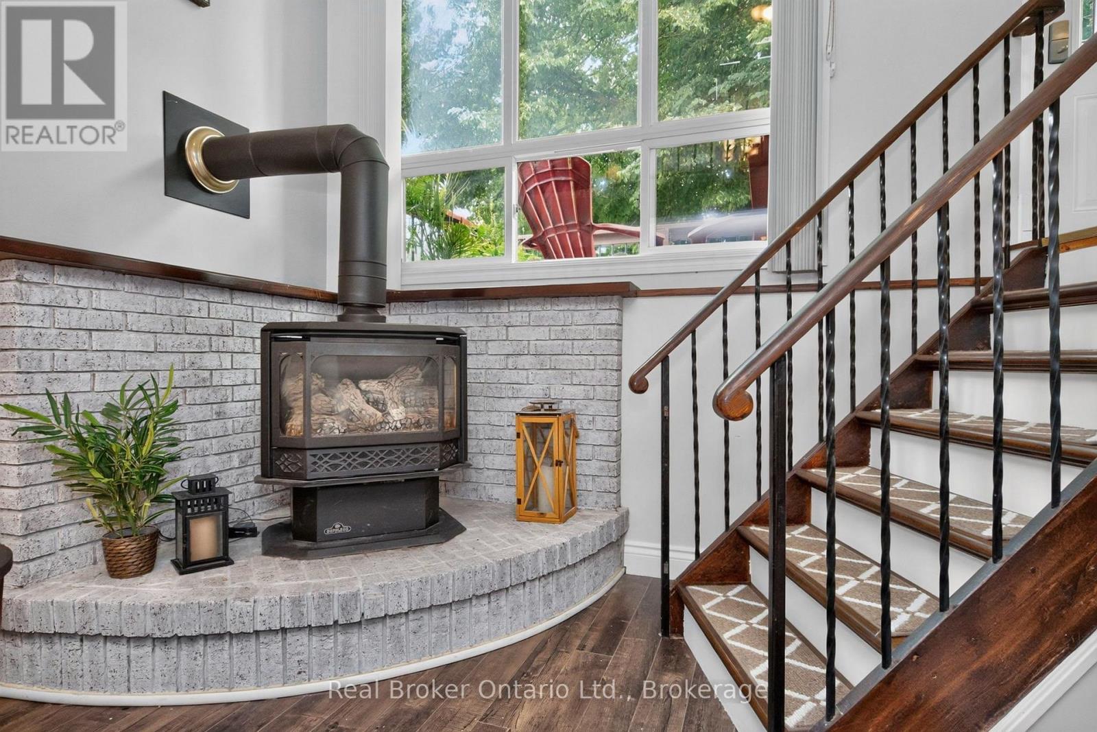 723 ALGONQUIN DRIVE - 24