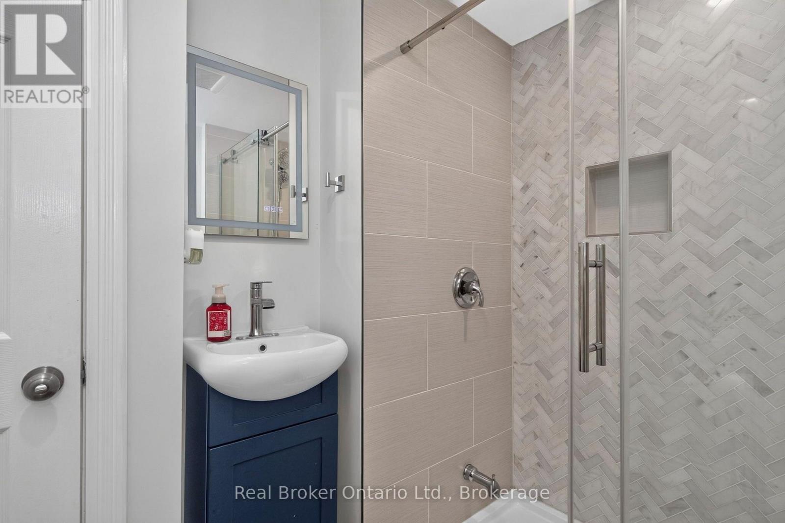 723 ALGONQUIN DRIVE - 29