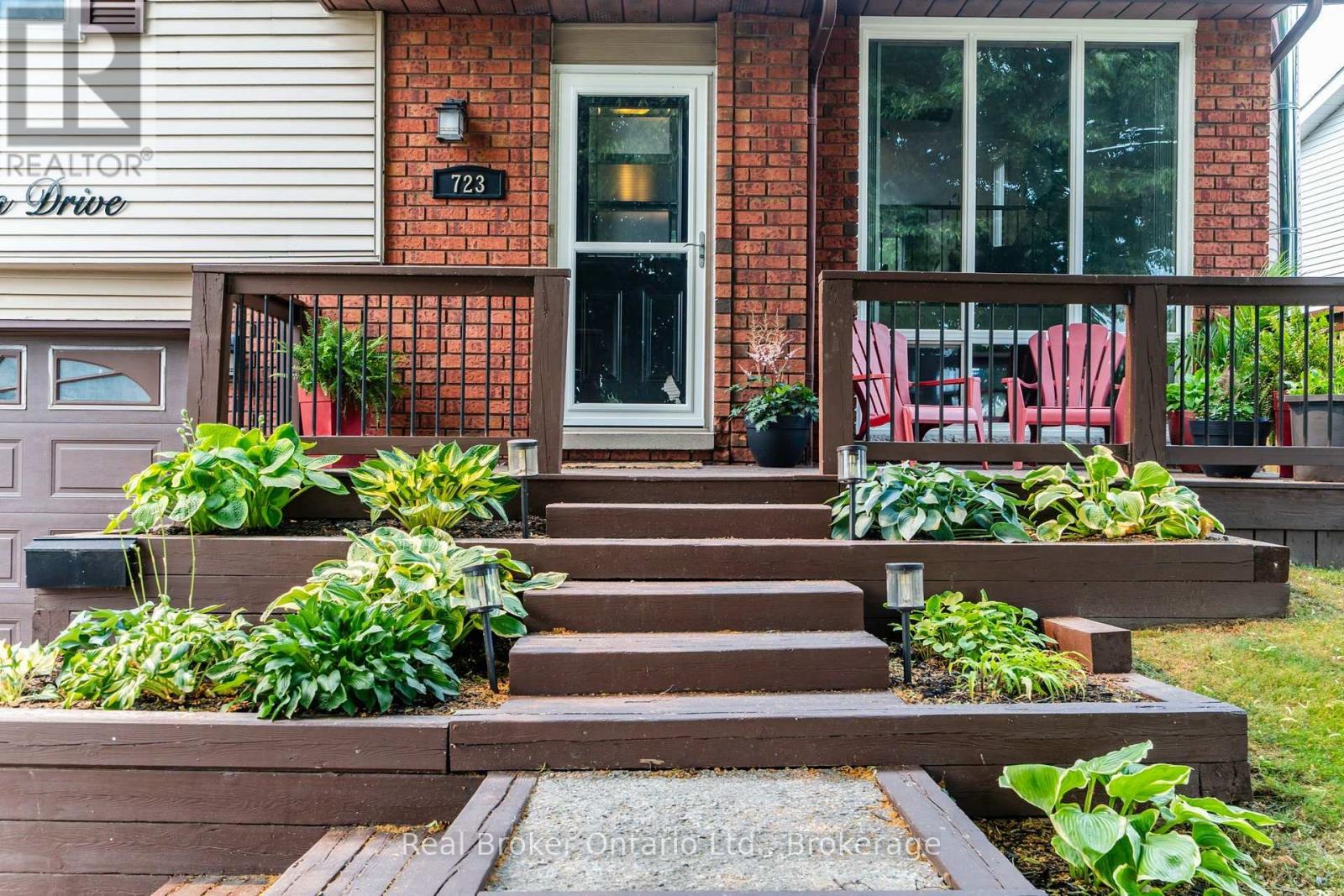 723 ALGONQUIN DRIVE - 3