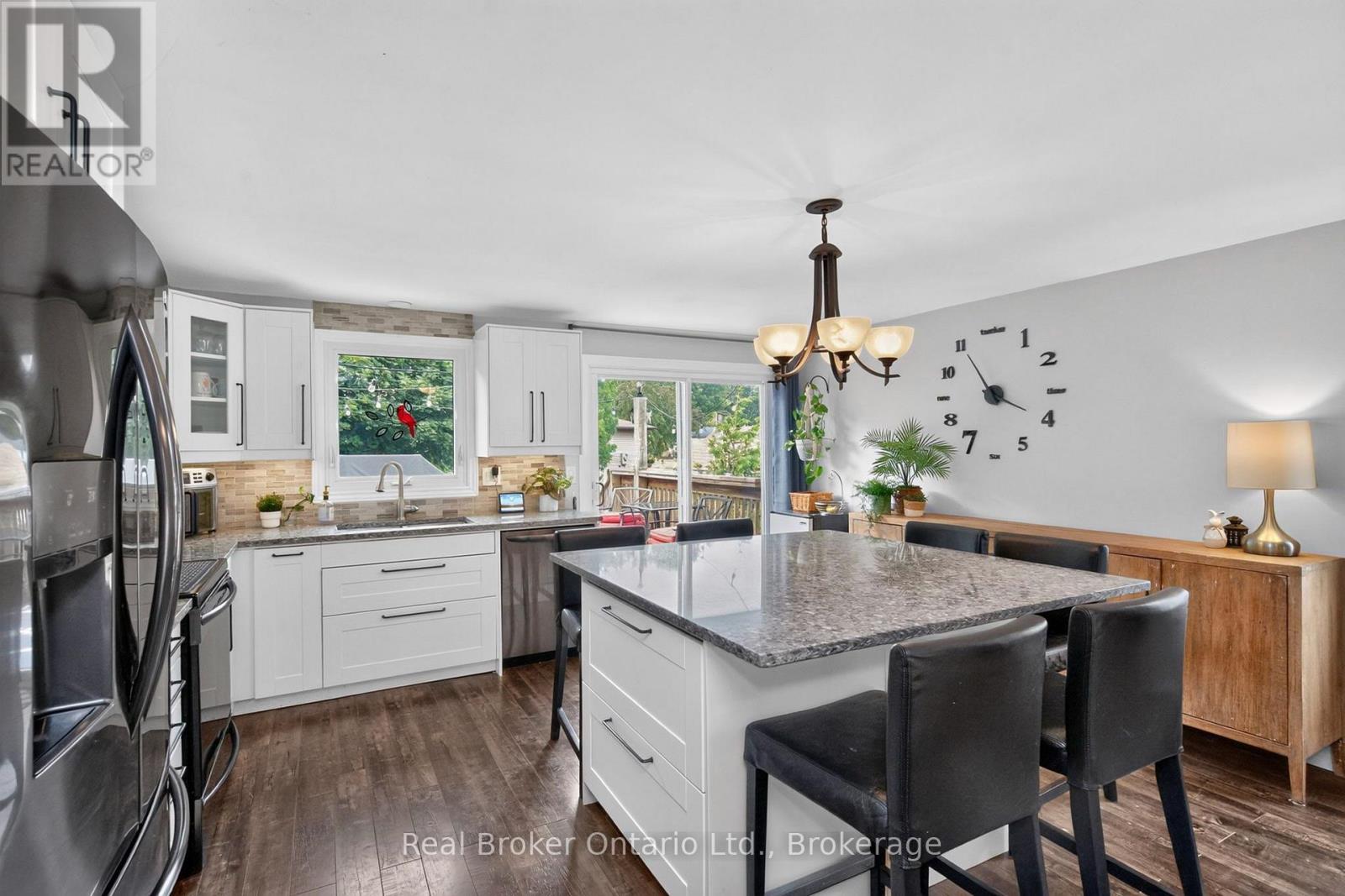 723 ALGONQUIN DRIVE - 7