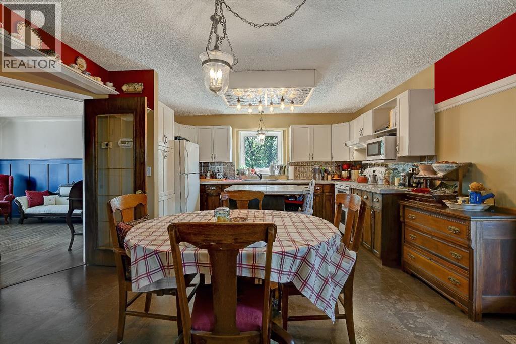 8002 103 Street - 10