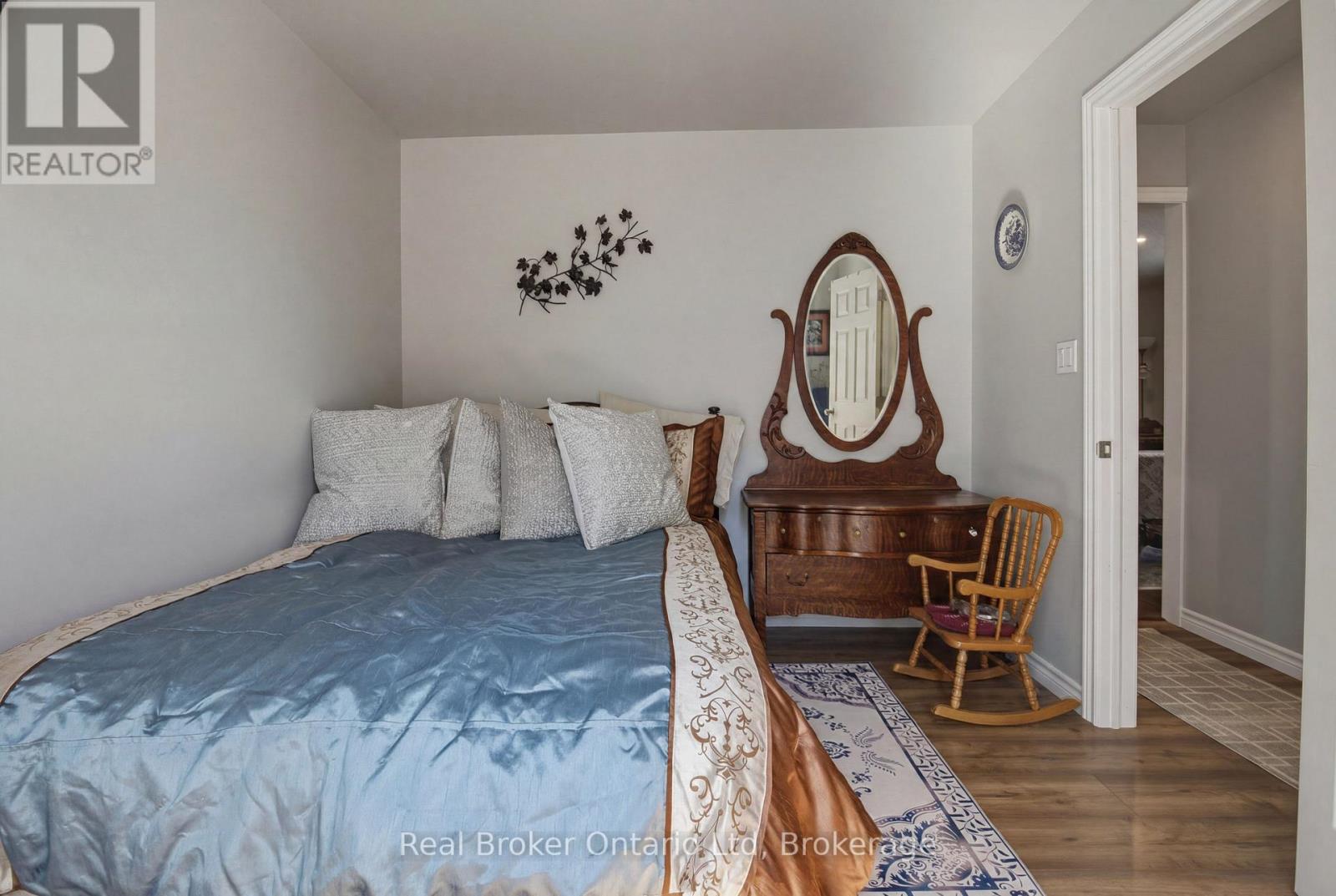 117005 GREY 3 ROAD - 17