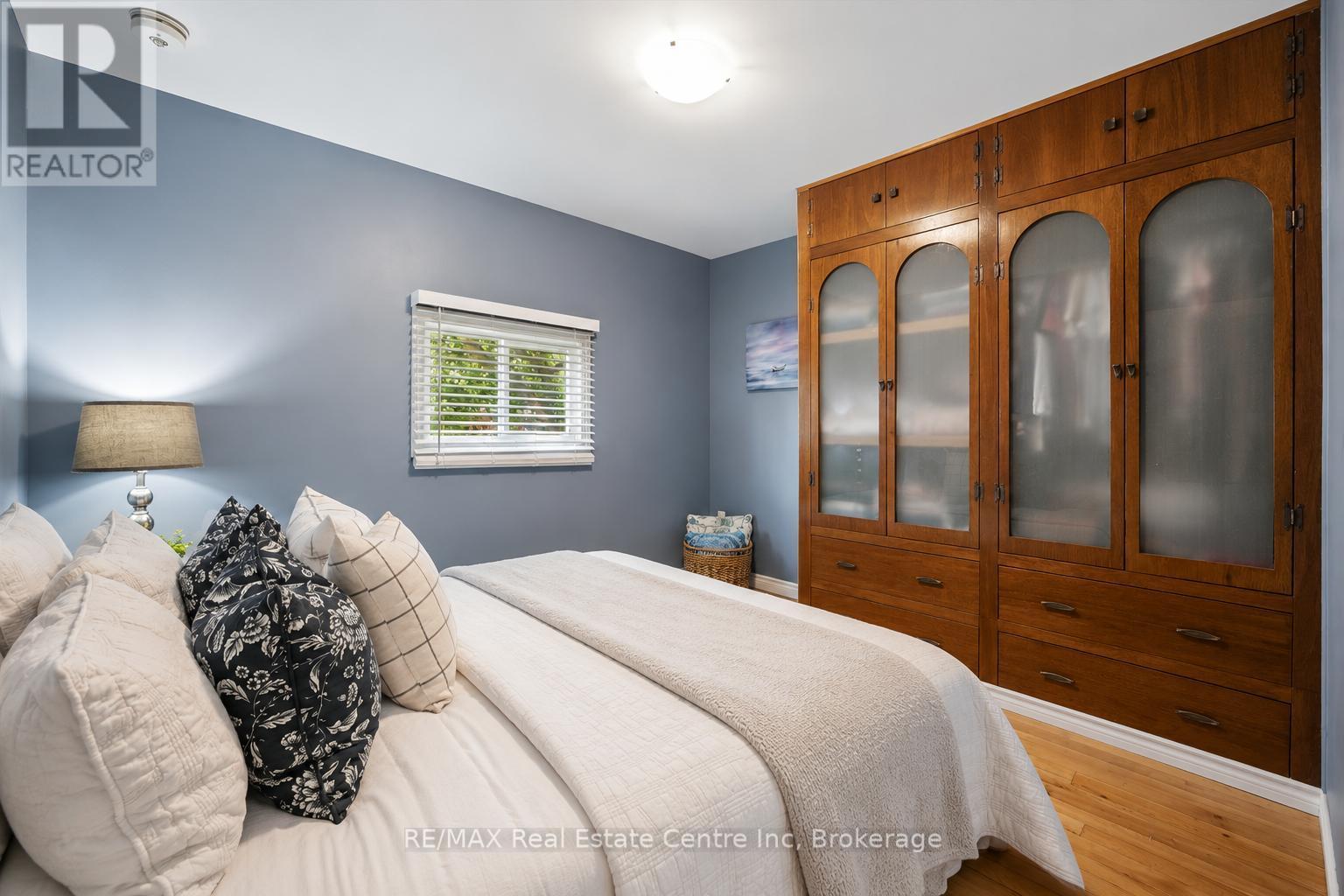 80 MEMORIAL CRESCENT - 11