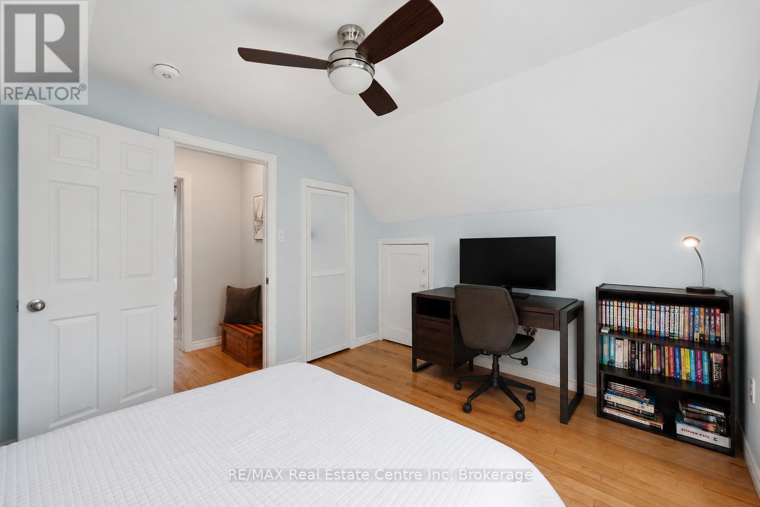 80 MEMORIAL CRESCENT - 14