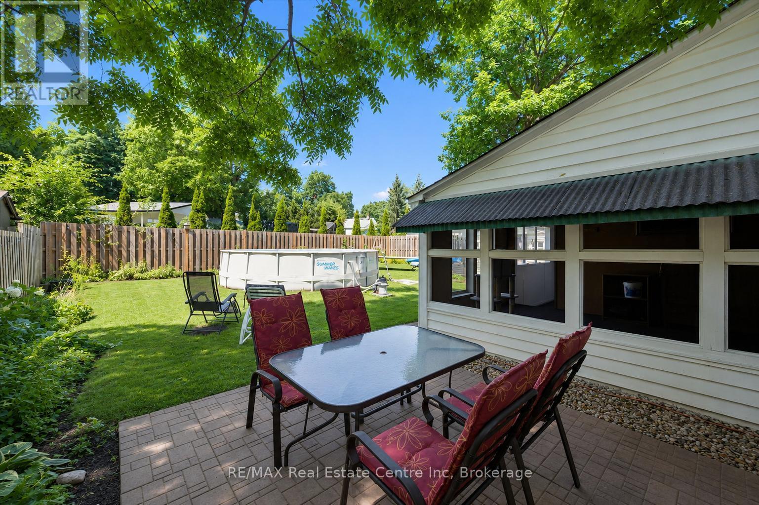 80 MEMORIAL CRESCENT - 20