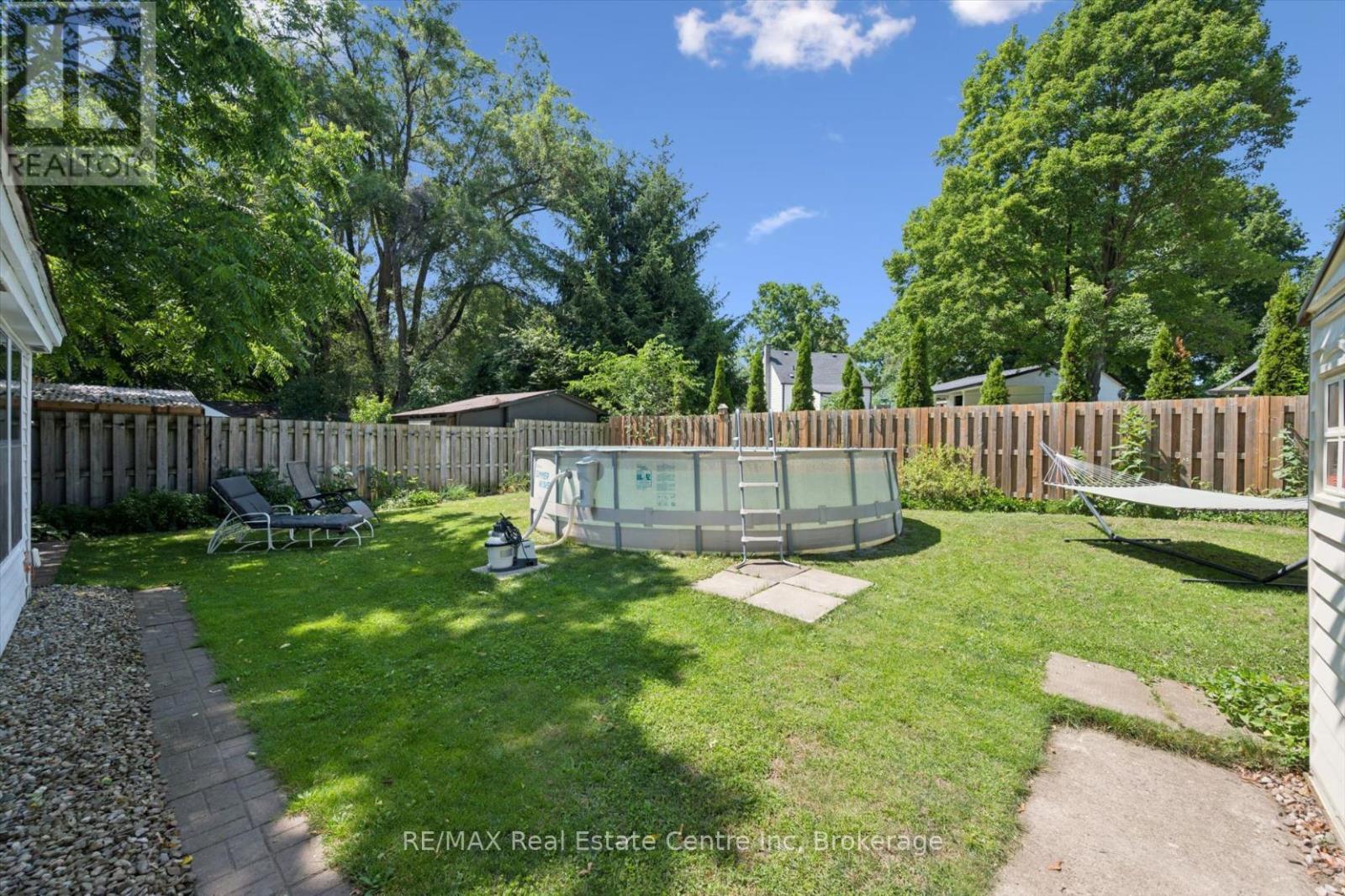 80 MEMORIAL CRESCENT - 23