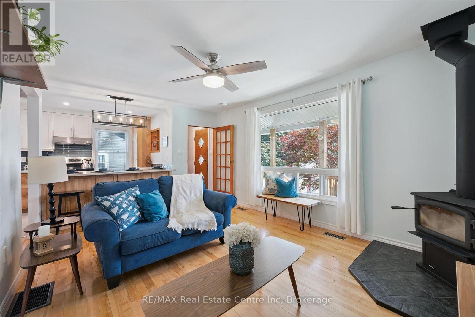 80 MEMORIAL CRESCENT - 8