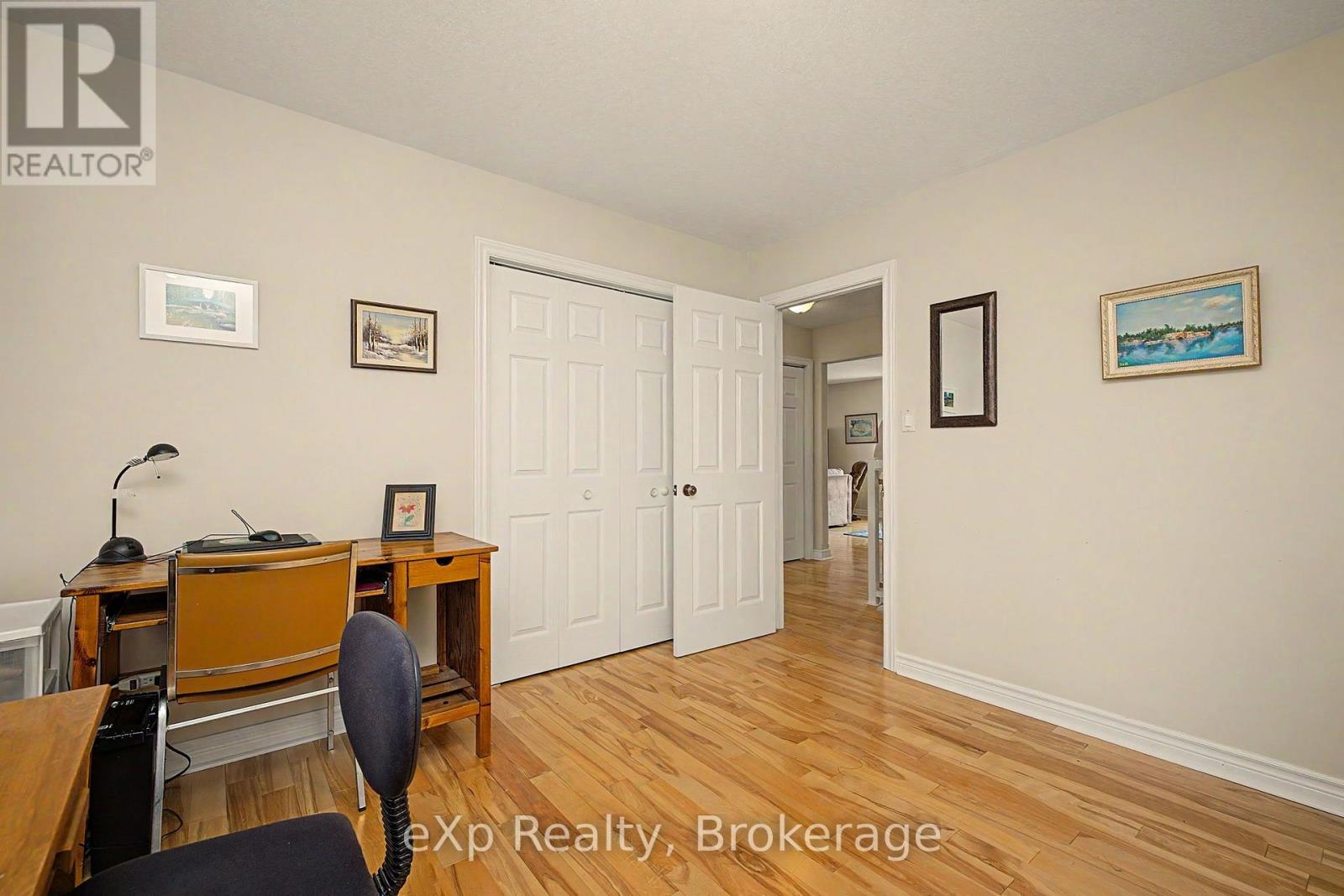 2 MANN AVENUE N - Image 14