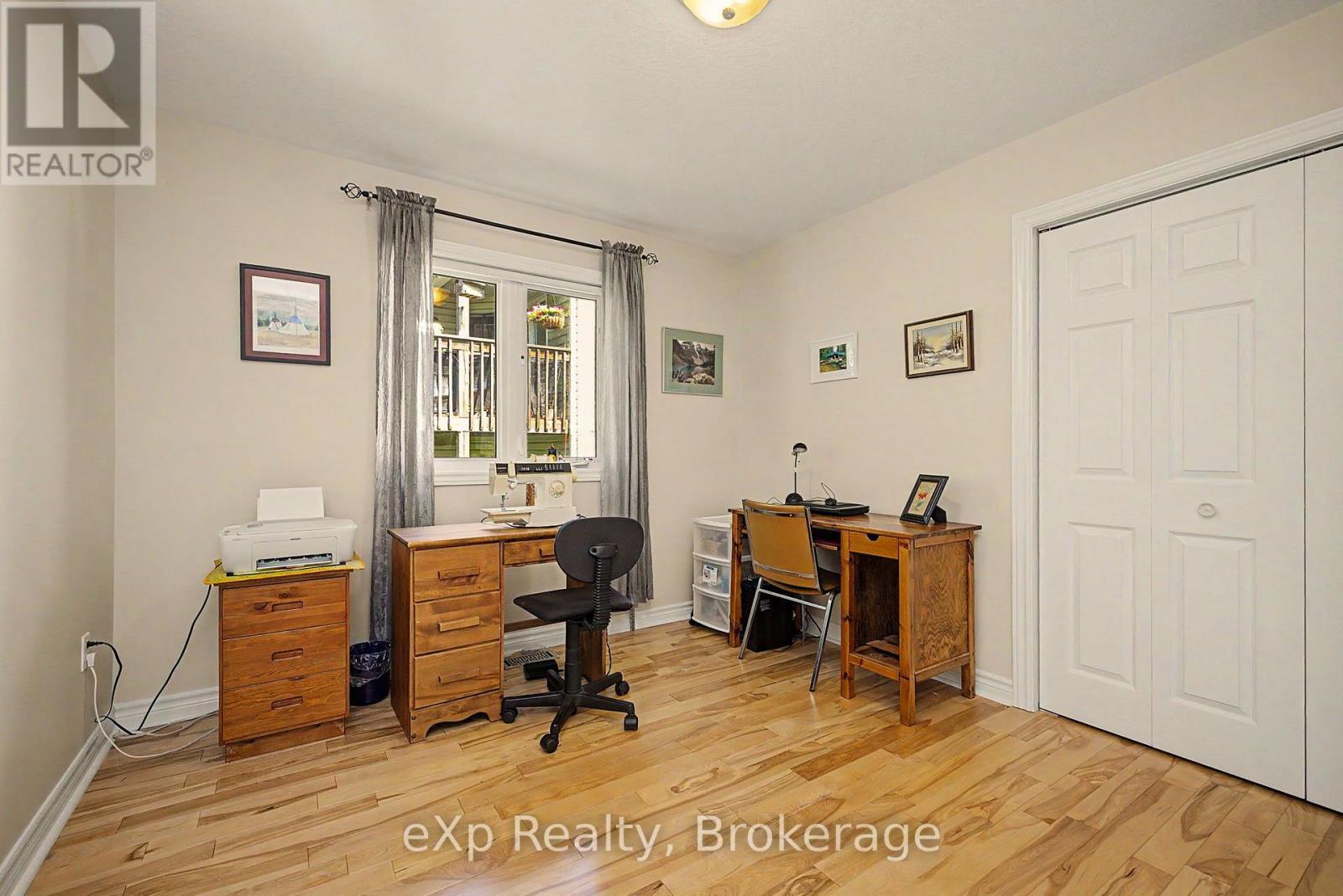 2 MANN AVENUE N - Image 15