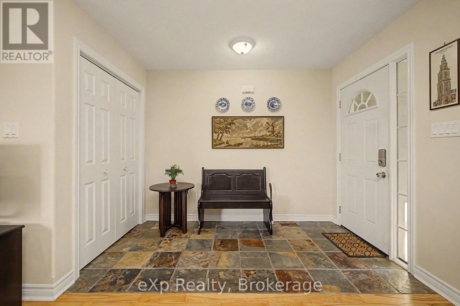 2 MANN AVENUE N - Image 3