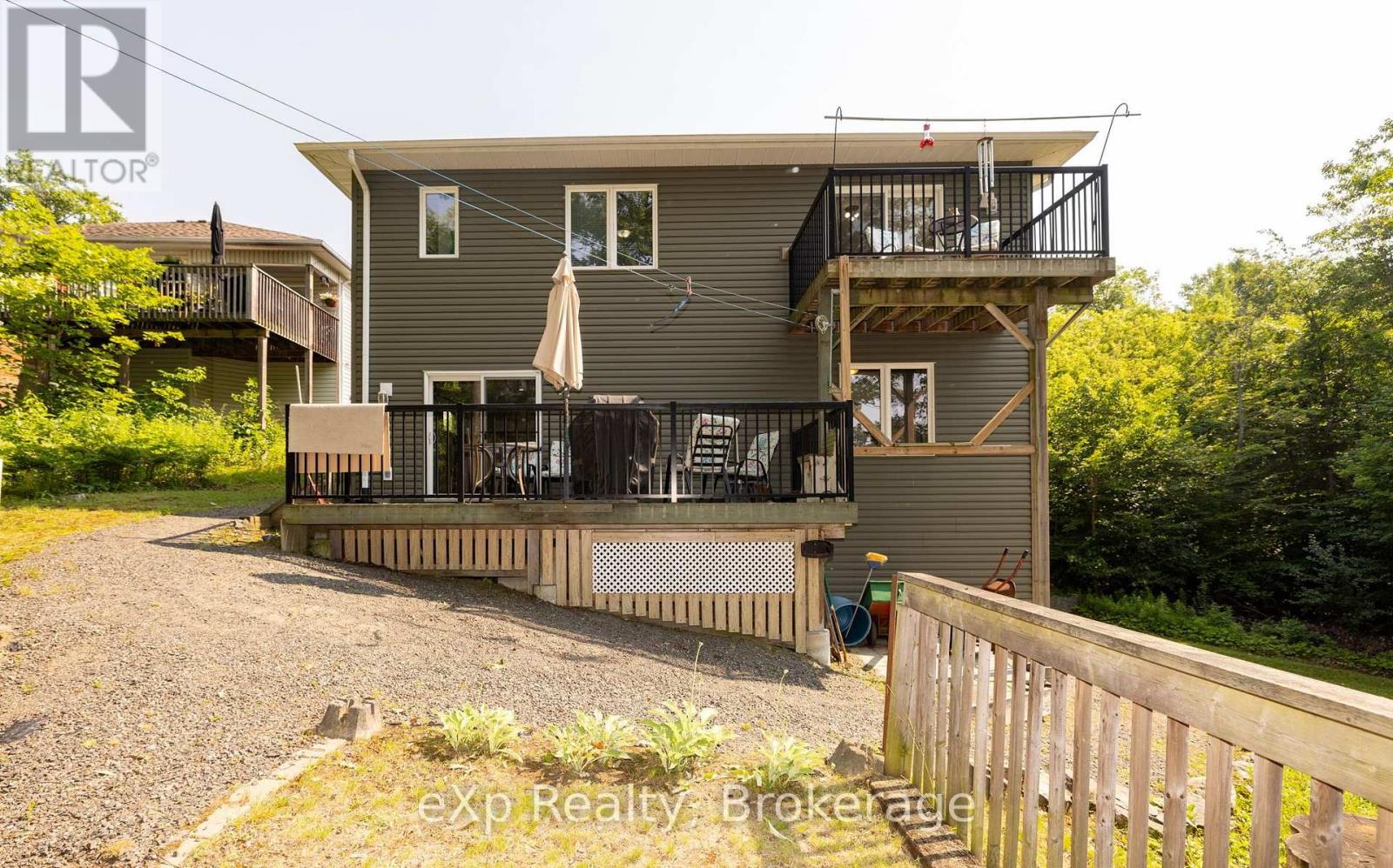2 MANN AVENUE N - Image 38