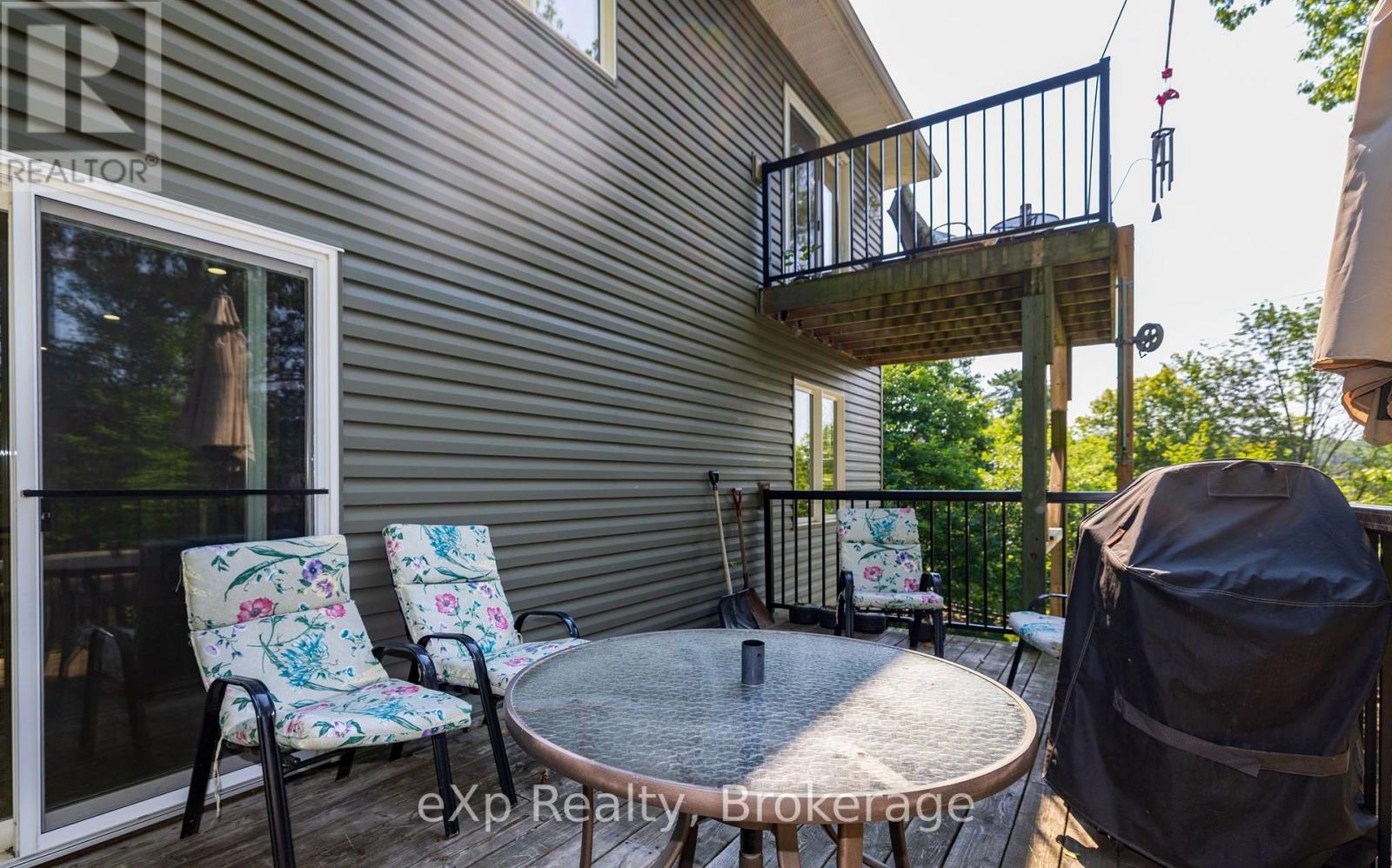 2 MANN AVENUE N - Image 40