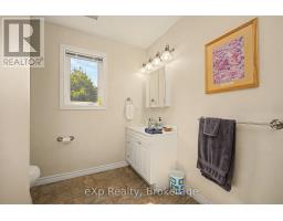 2 Mann Avenue N, Parry Sound, ON P2A2H3 Photo 27