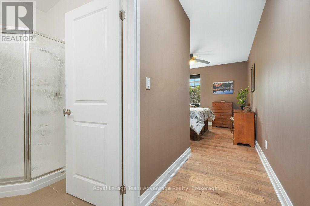 #104 20D SILVER BIRCH COURT - 18