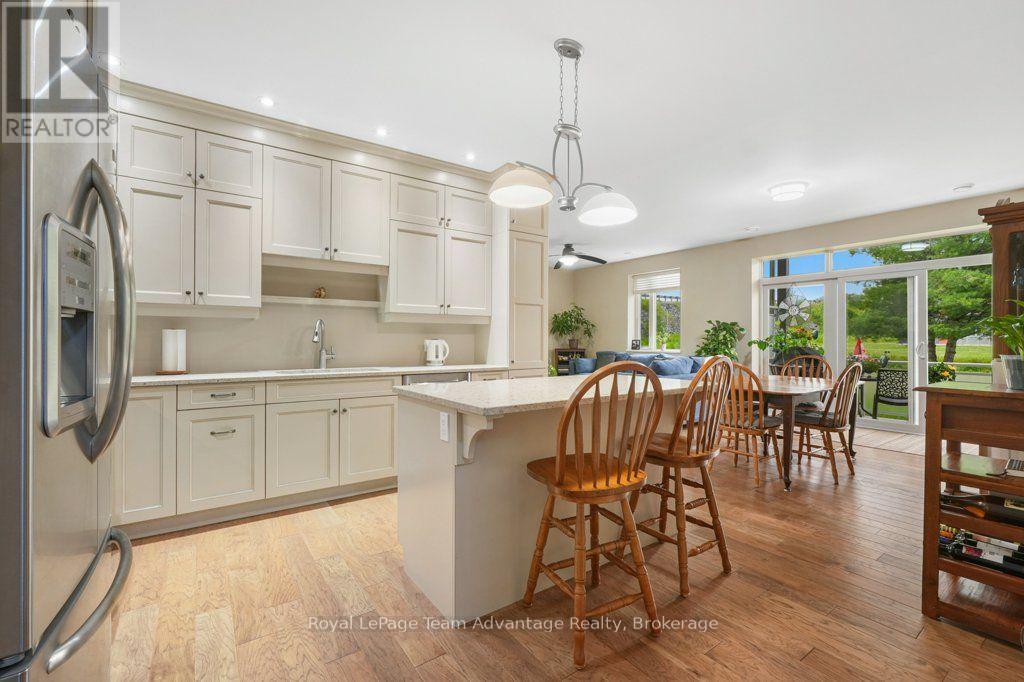 #104 20D SILVER BIRCH COURT - 6
