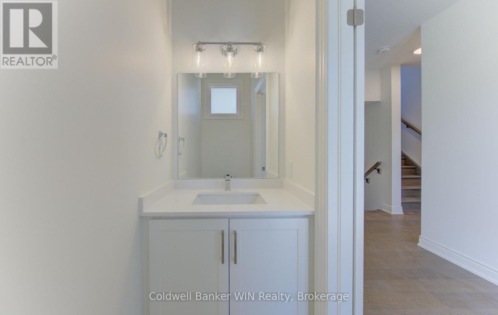 641 MARTIN STREET - 10