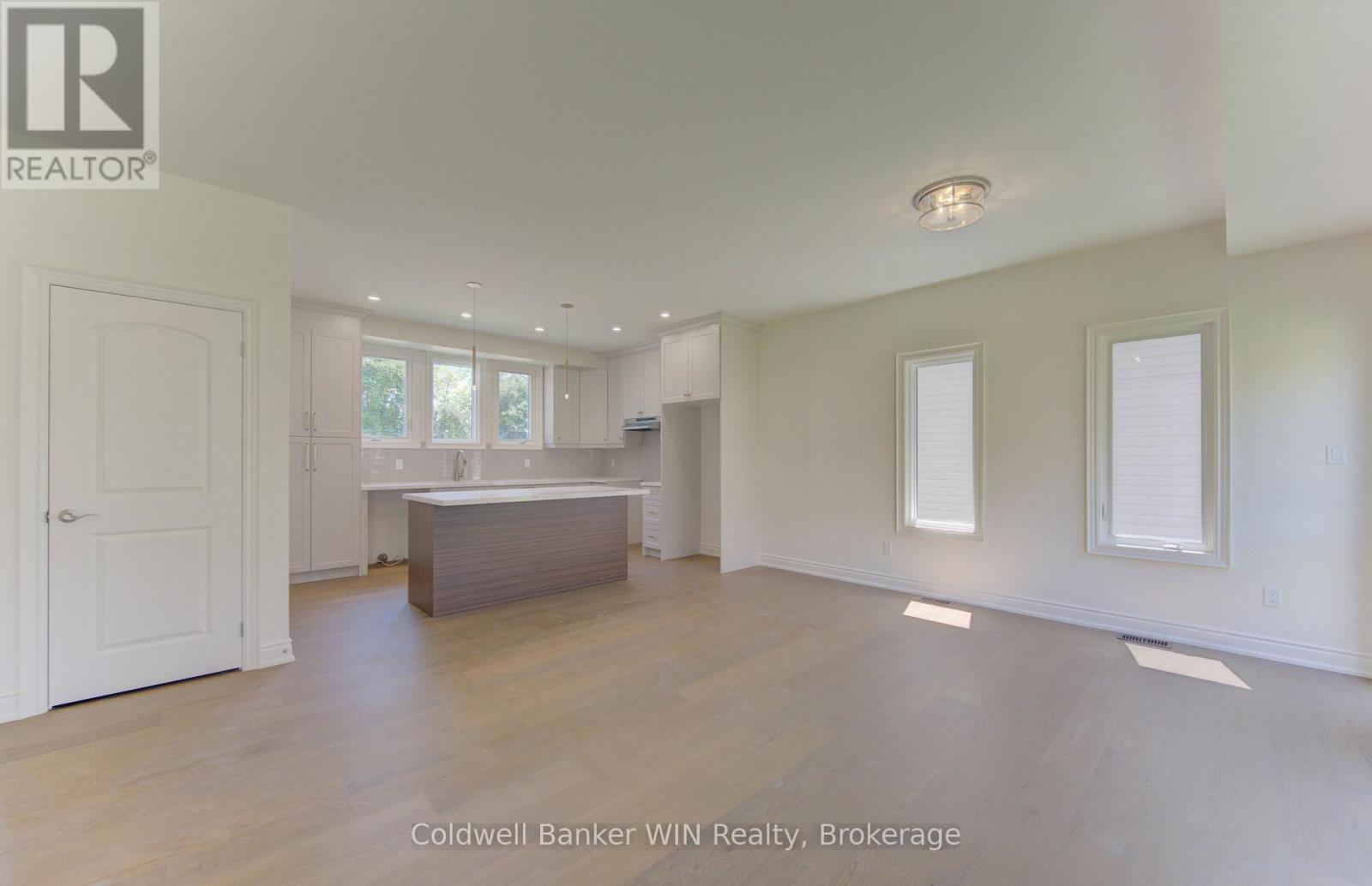 641 MARTIN STREET - 13