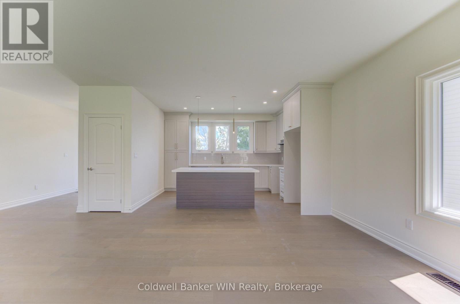 641 MARTIN STREET - 14