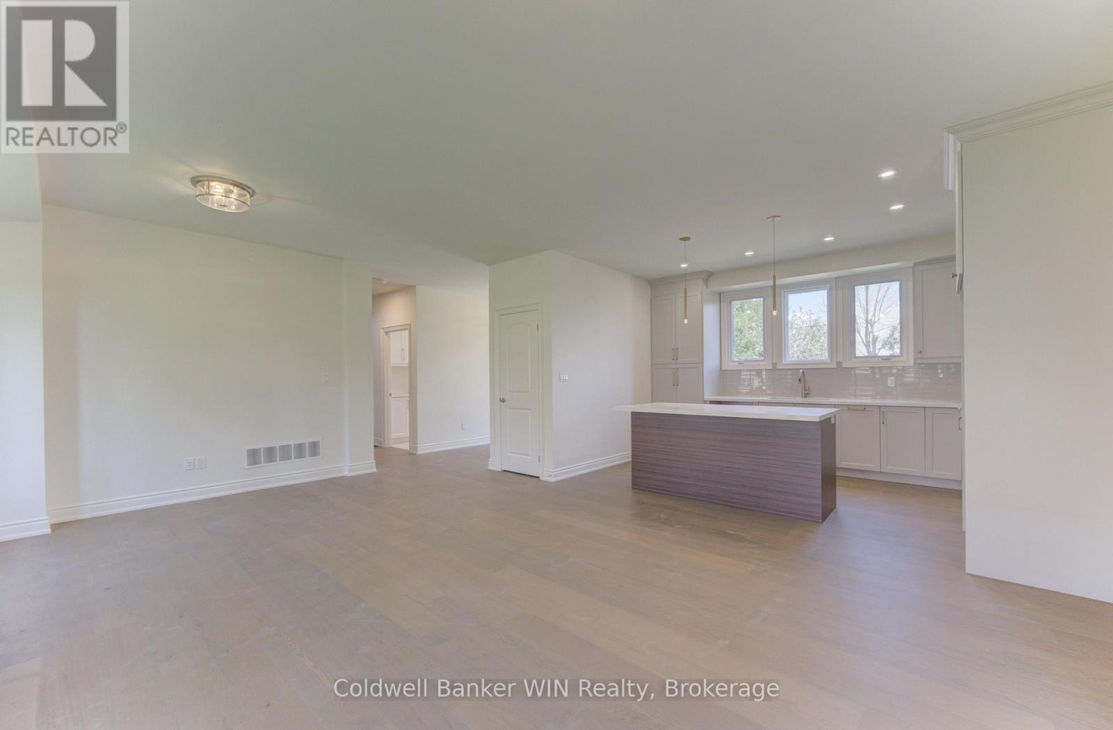 641 MARTIN STREET - 15