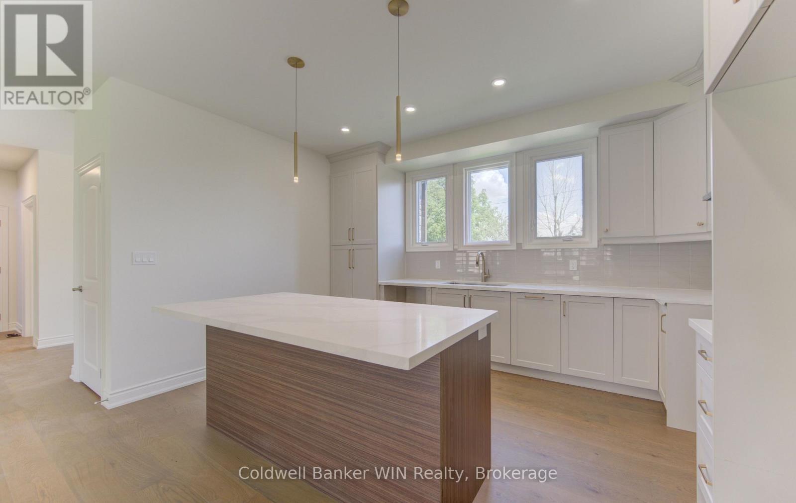 641 MARTIN STREET - 16