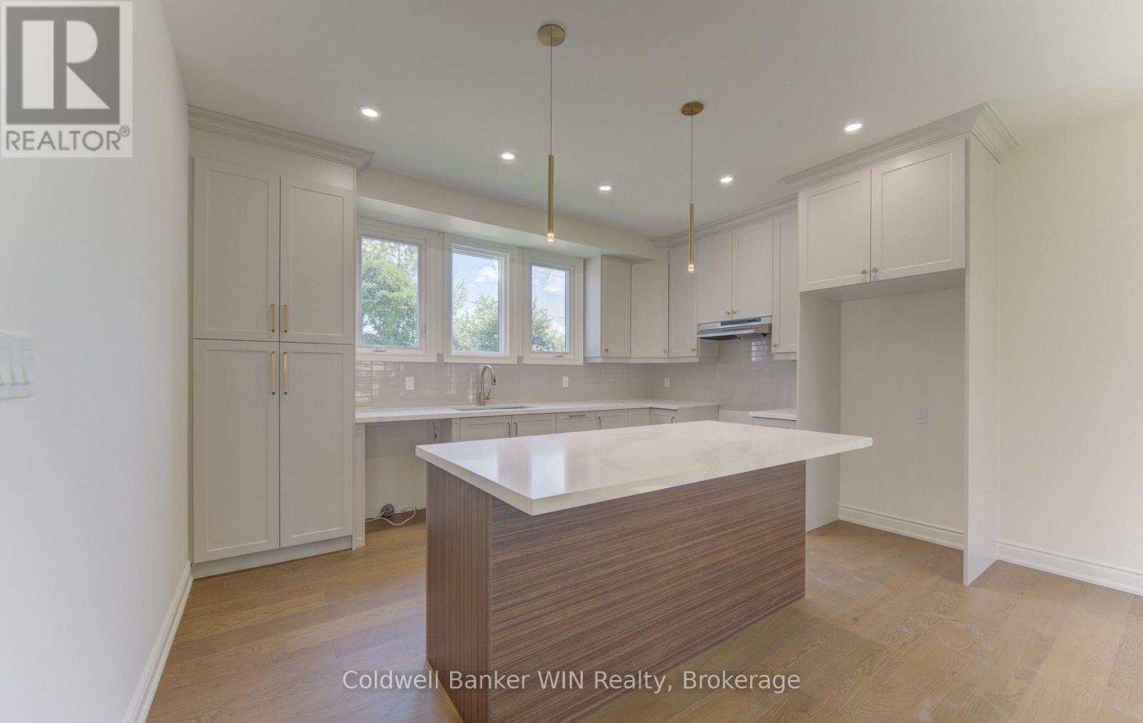641 MARTIN STREET - 17