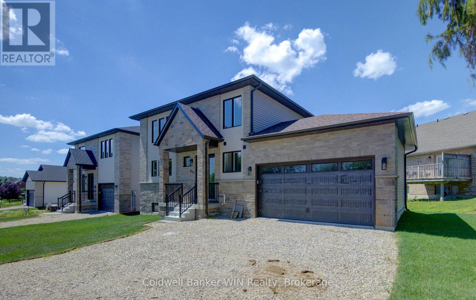 641 MARTIN STREET - 2