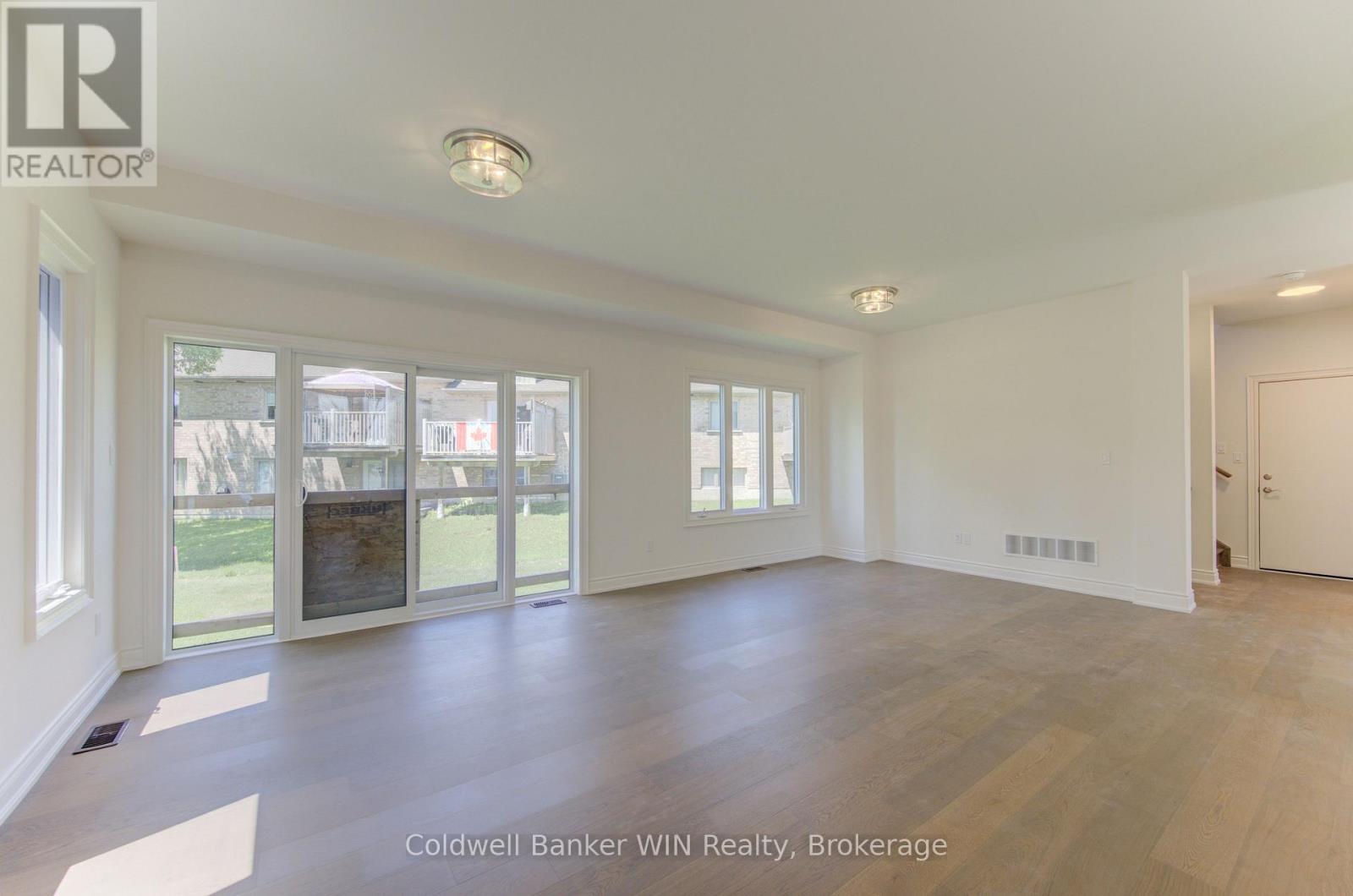641 MARTIN STREET - 21