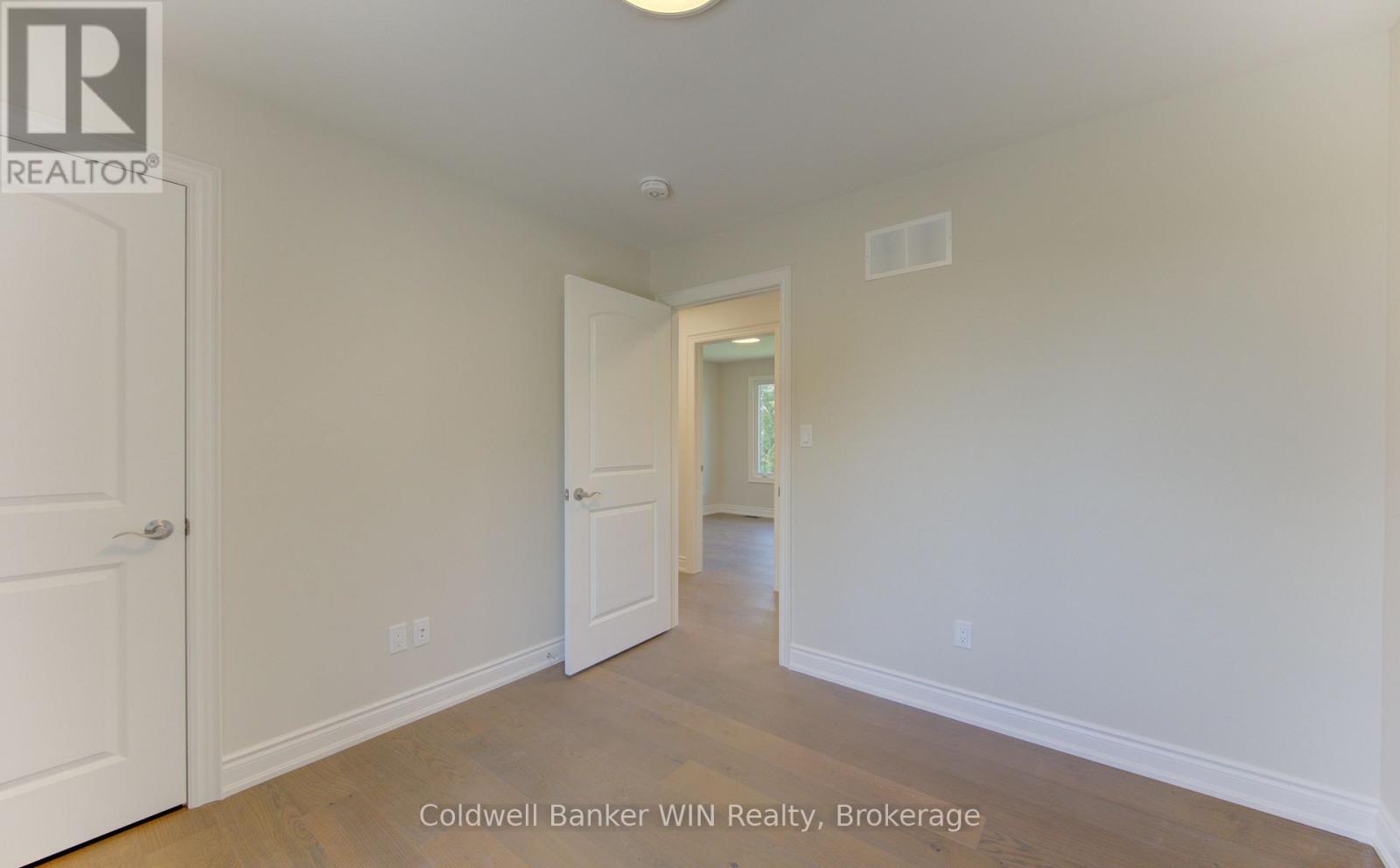 641 MARTIN STREET - 34