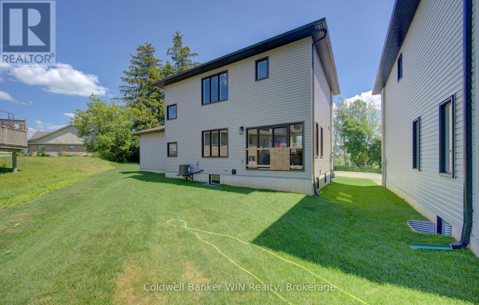 641 MARTIN STREET - 39