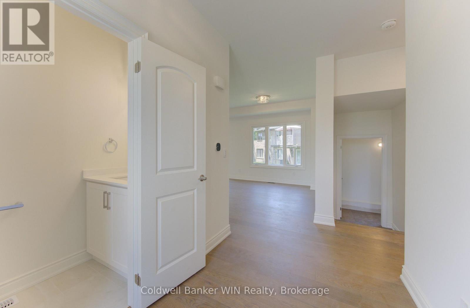 641 MARTIN STREET - 9