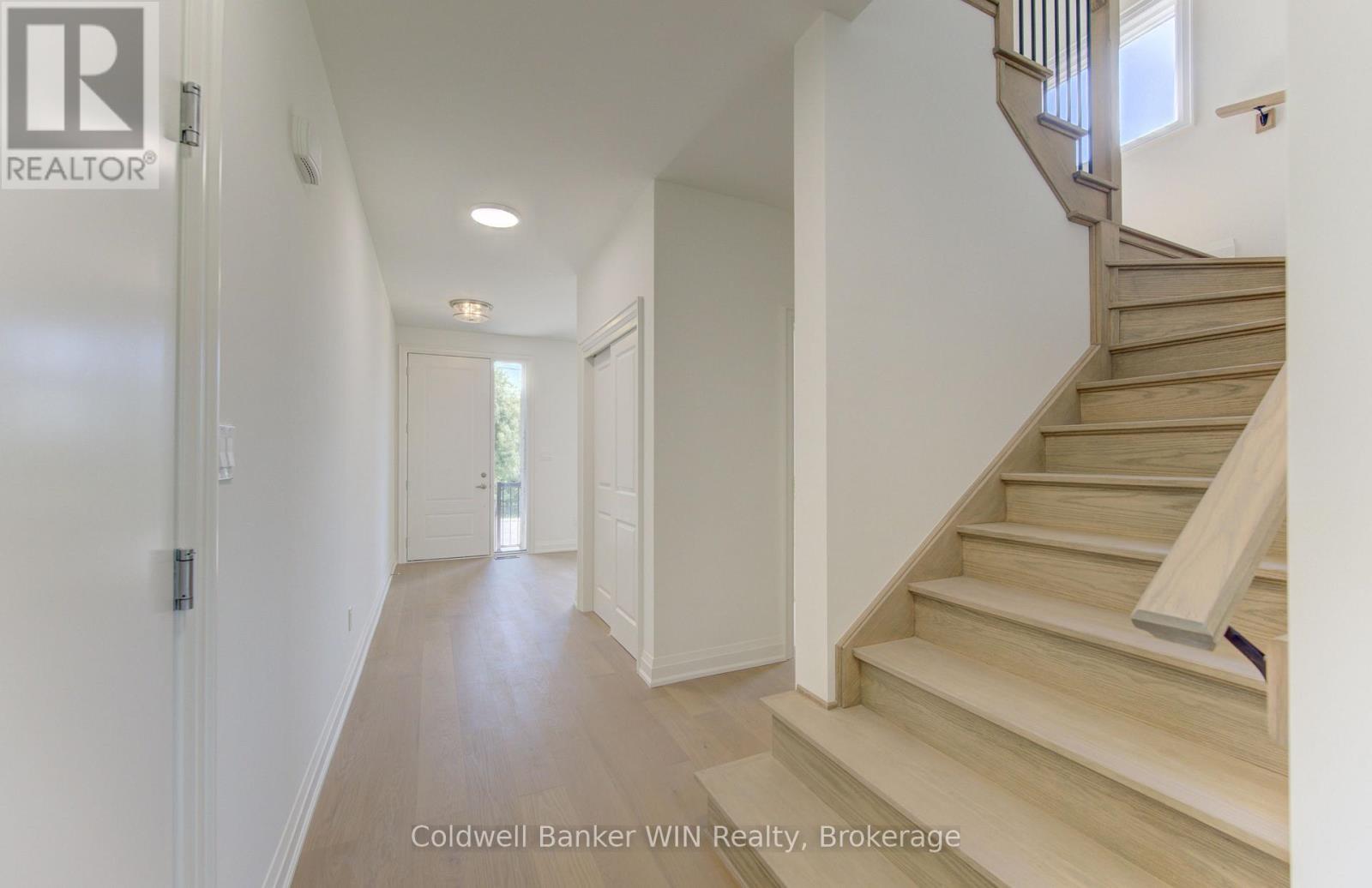 643 MARTIN STREET - 10