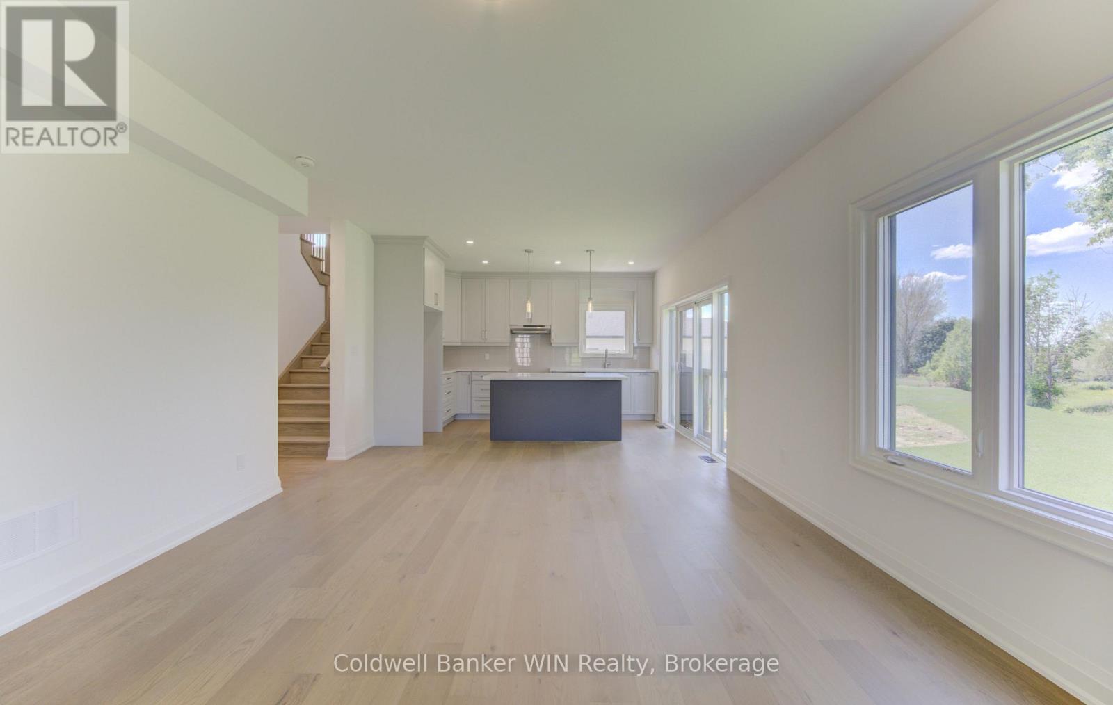 643 MARTIN STREET - 12