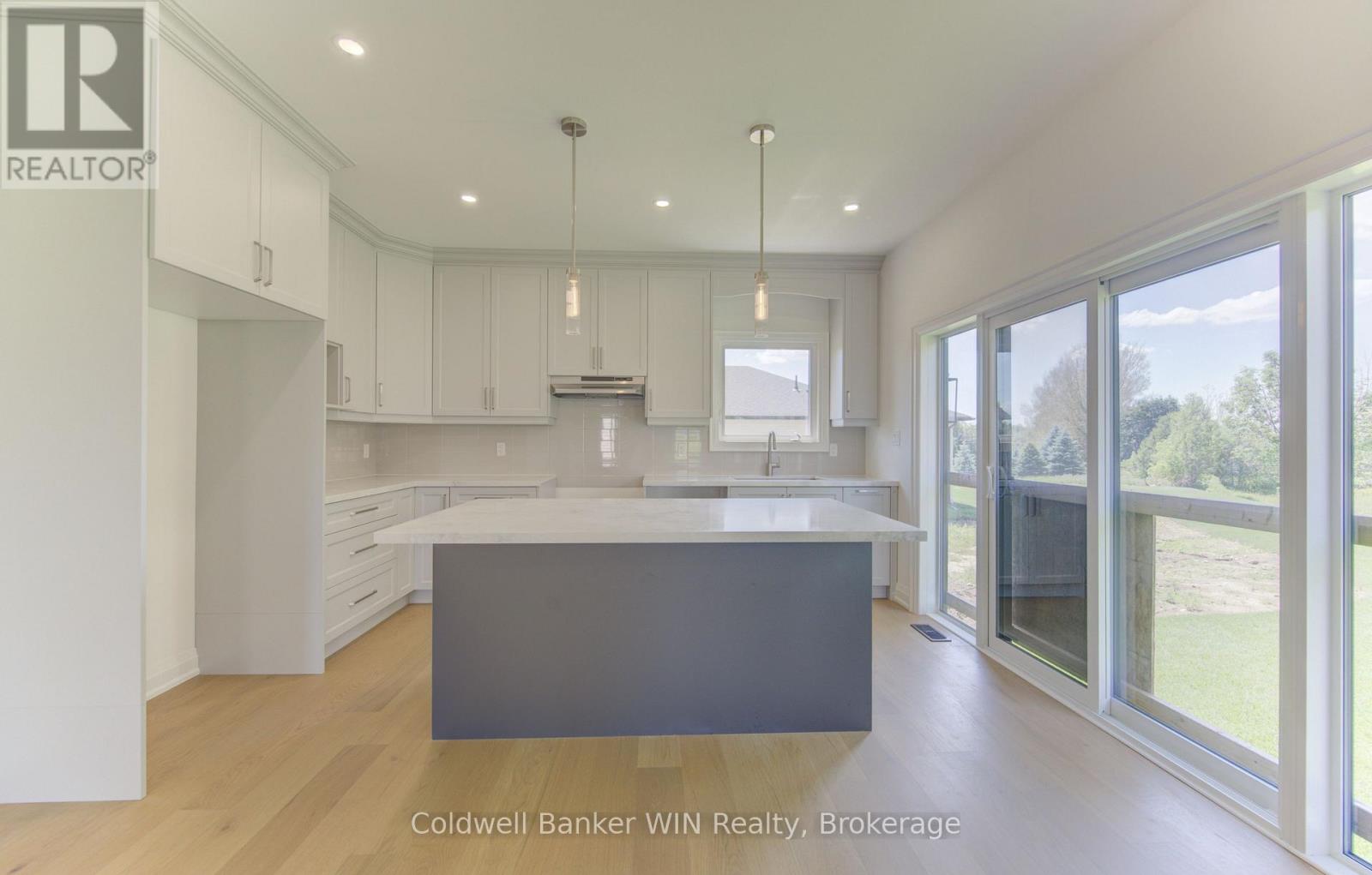 643 MARTIN STREET - 14