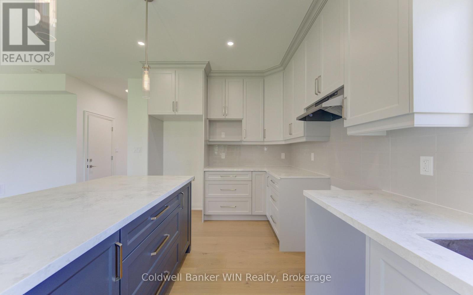 643 MARTIN STREET - 18