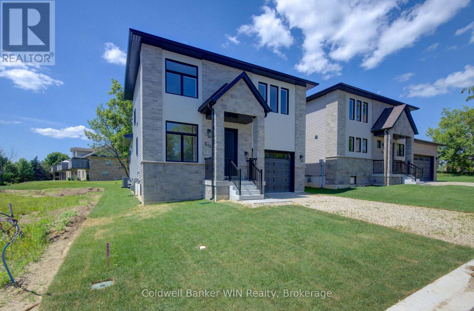 643 MARTIN STREET - 2