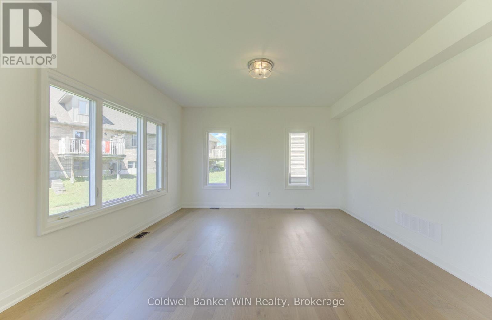 643 MARTIN STREET - 20