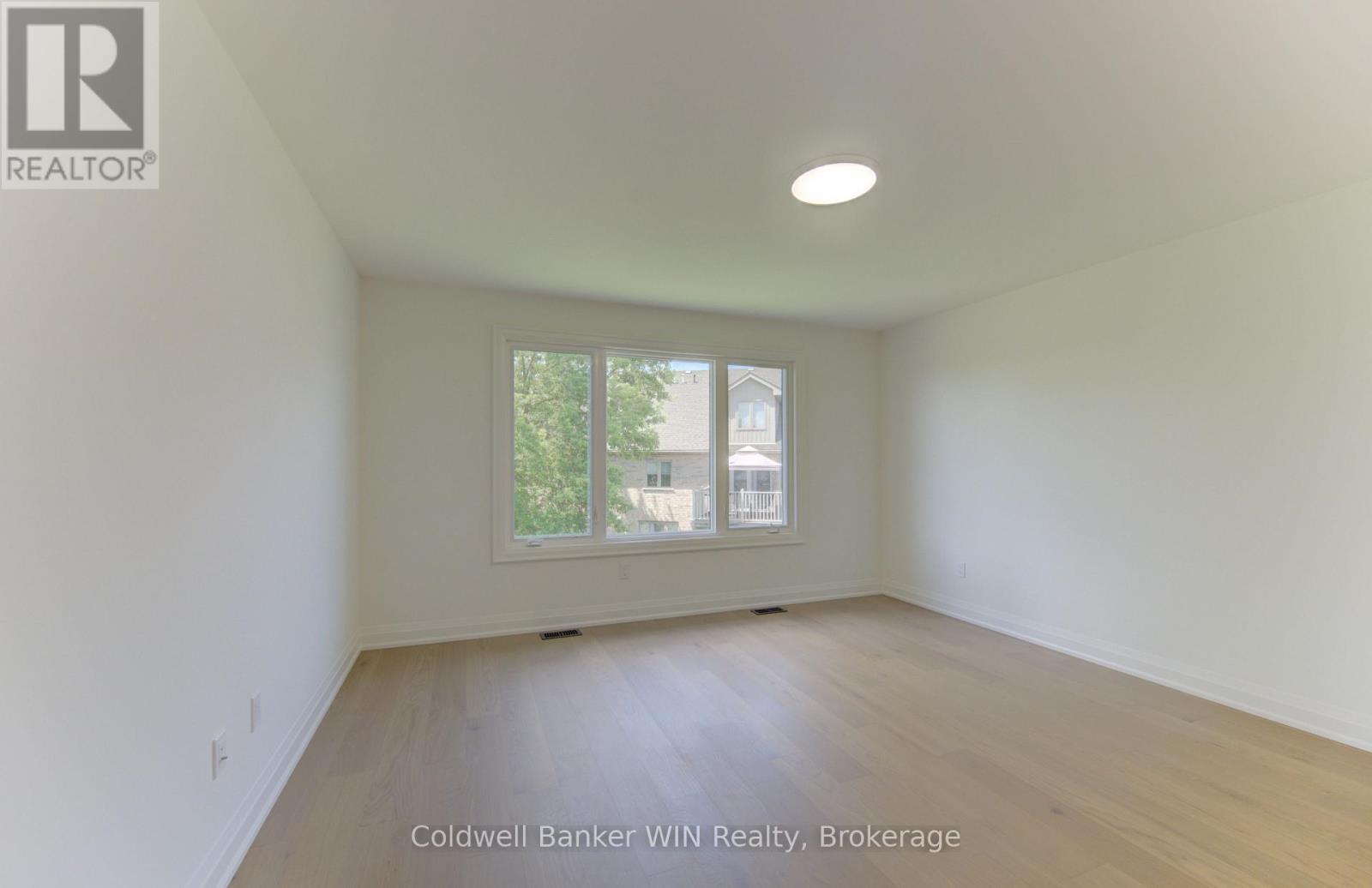643 MARTIN STREET - 29