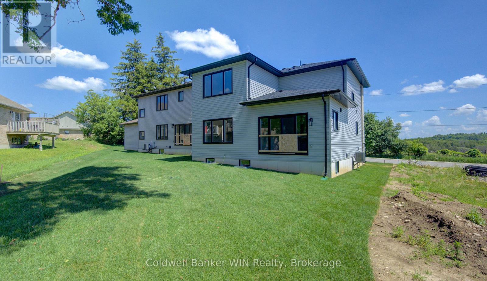 643 MARTIN STREET - 34