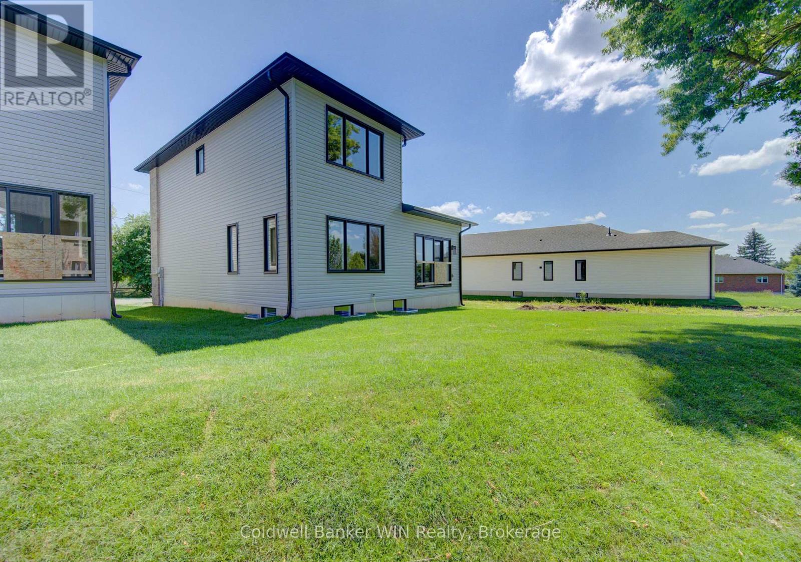 643 MARTIN STREET - 35