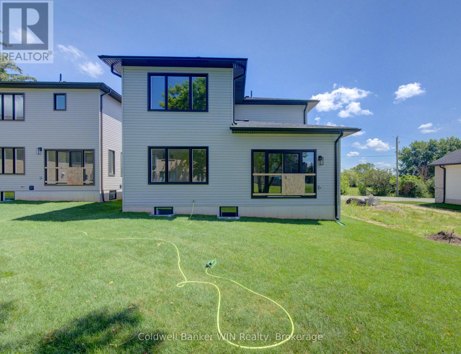 643 MARTIN STREET - 36