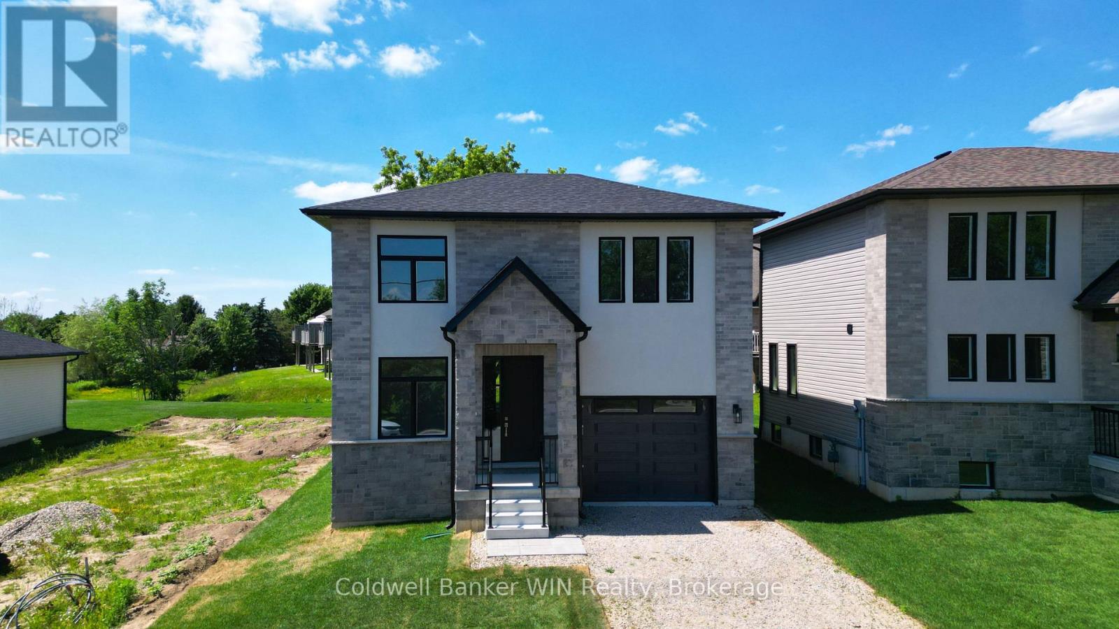 643 MARTIN STREET - 39