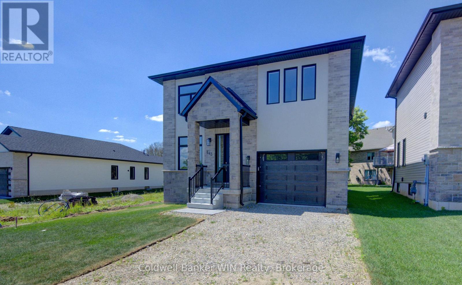 643 MARTIN STREET - 5